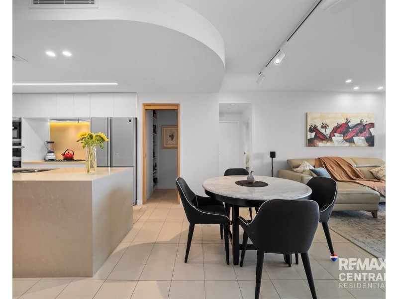 Level 4/50 Parkside Circuit, Hamilton QLD 4007