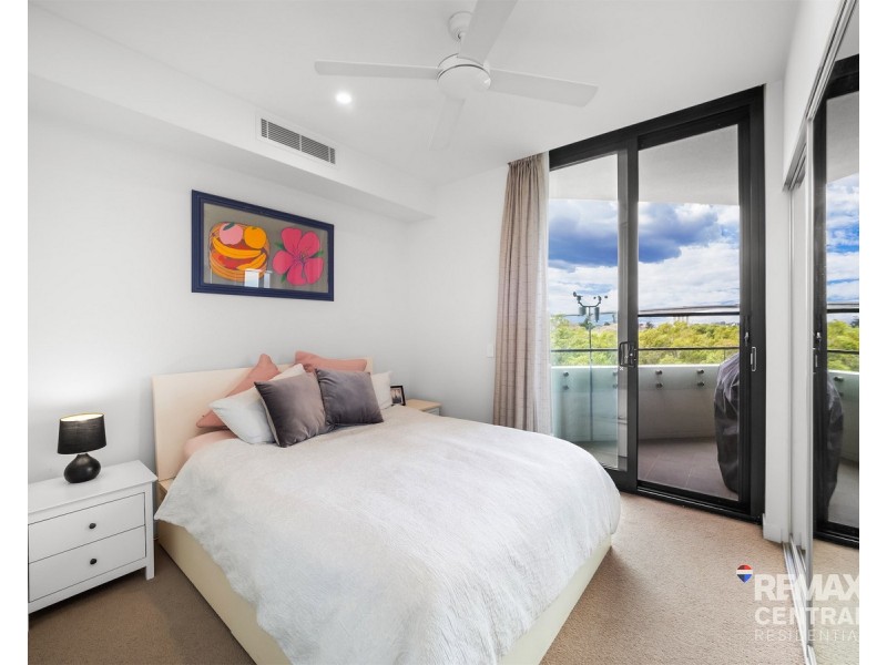 Level 4/50 Parkside Circuit, Hamilton QLD 4007