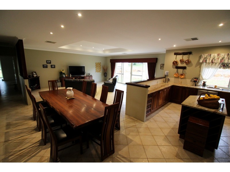 40 Andalusian  Retreat, Brigadoon WA 6069