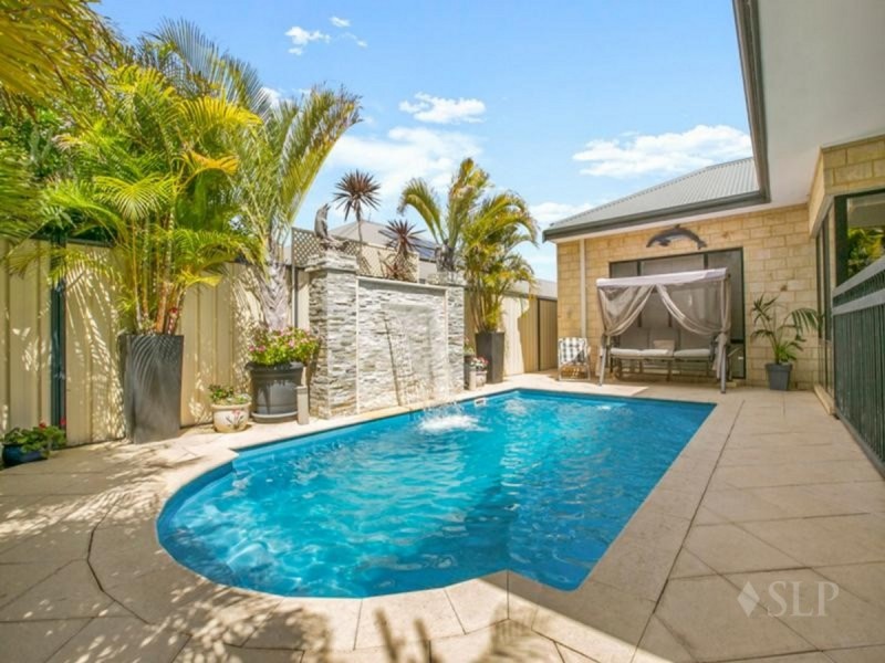4 Montgomery Drive, Success WA 6164