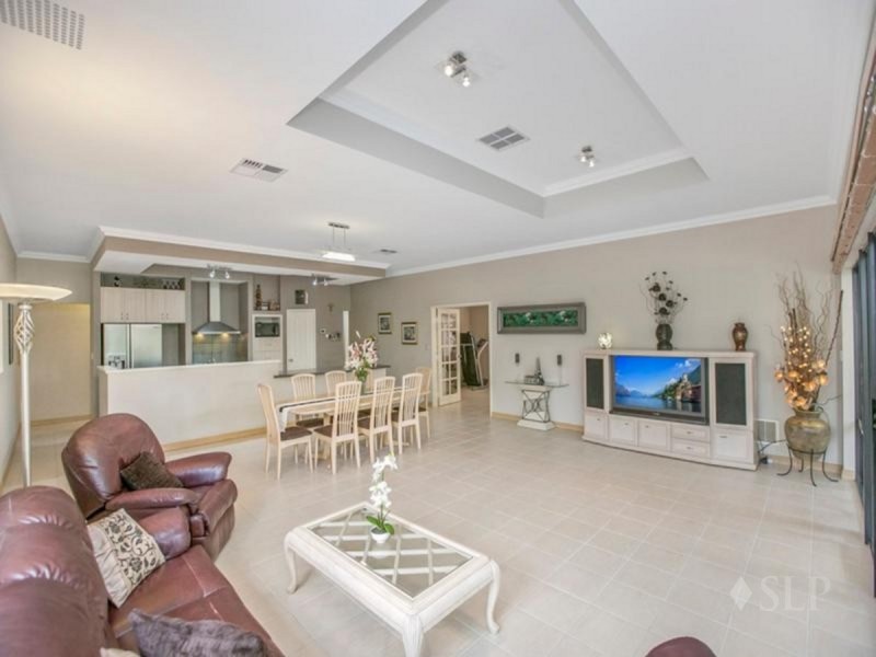 4 Montgomery Drive, Success WA 6164