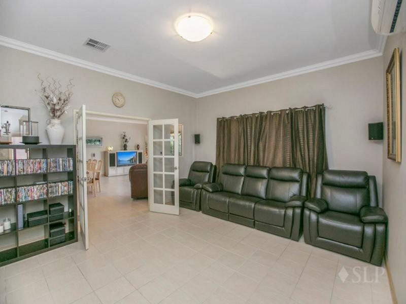 4 Montgomery Drive, Success WA 6164