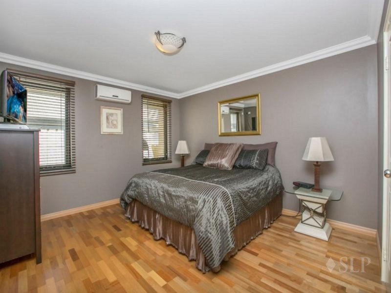 4 Montgomery Drive, Success WA 6164