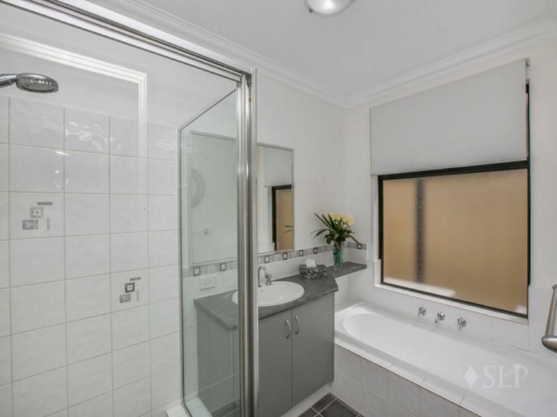 4 Montgomery Drive, Success WA 6164