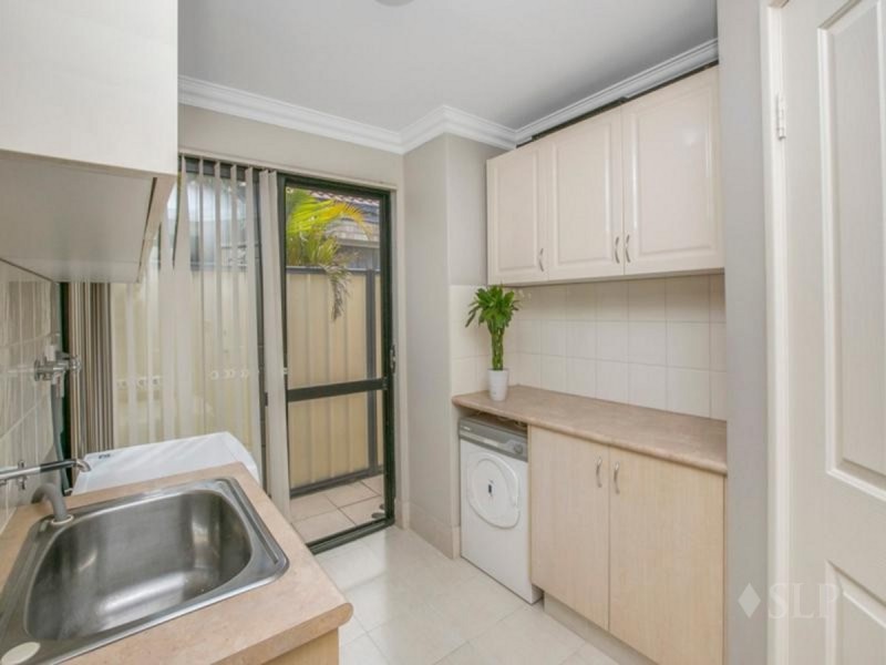 4 Montgomery Drive, Success WA 6164