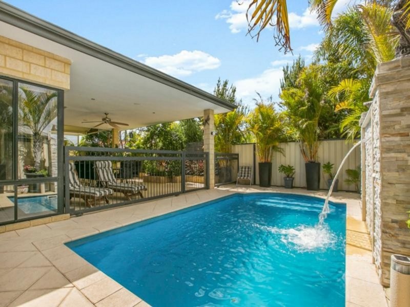 4 Montgomery Drive, Success WA 6164