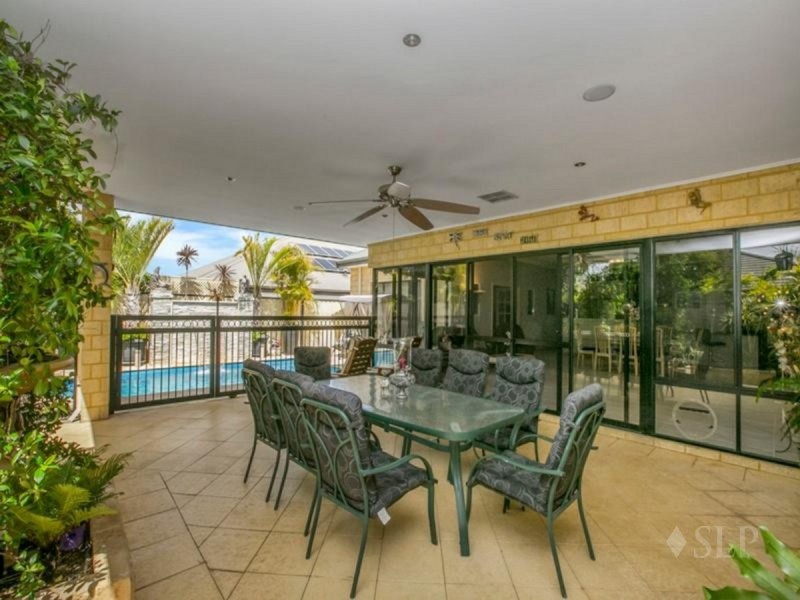 4 Montgomery Drive, Success WA 6164