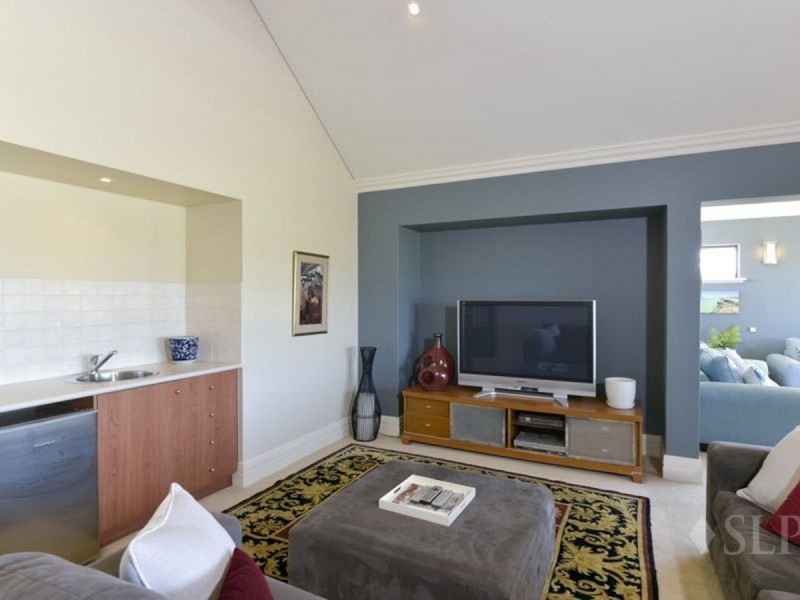 6 Blancoa Lane, Stirling WA 6021