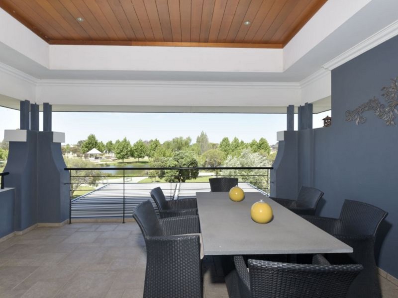 6 Blancoa Lane, Stirling WA 6021