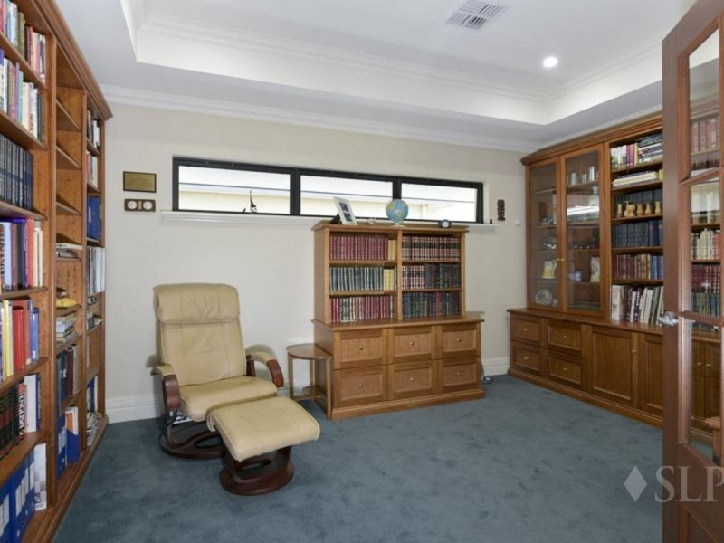 6 Blancoa Lane, Stirling WA 6021