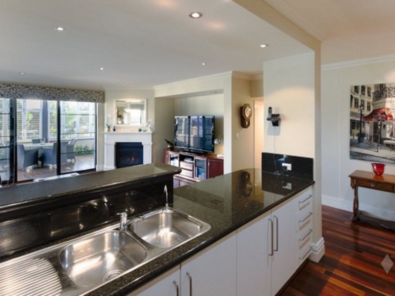 6 Blancoa Lane, Stirling WA 6021