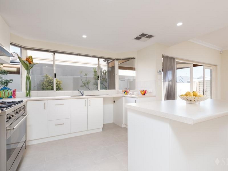 50 Martindale Avenue, Madeley WA 6065