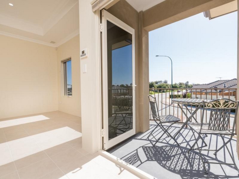 50 Martindale Avenue, Madeley WA 6065