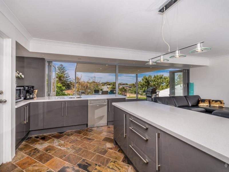 12 View Terrace, Quinns Rocks WA 6030