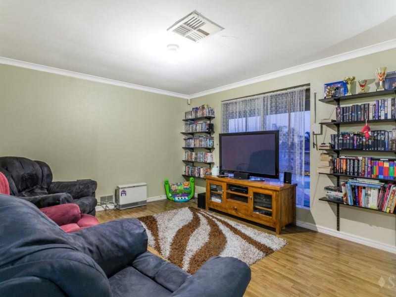 12 Darkins Retreat, Parmelia WA 6167