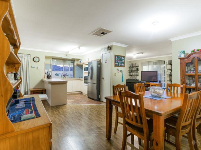 12 Darkins Retreat, Parmelia WA 6167