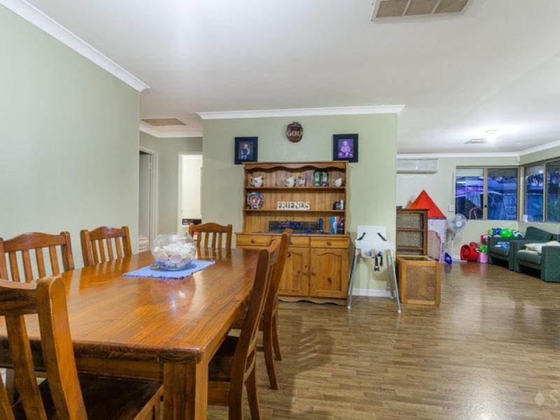 12 Darkins Retreat, Parmelia WA 6167