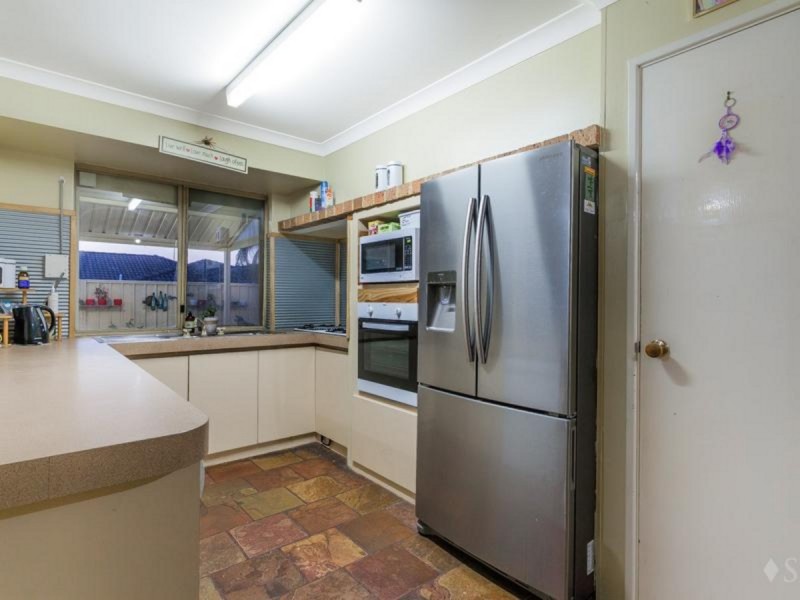 12 Darkins Retreat, Parmelia WA 6167