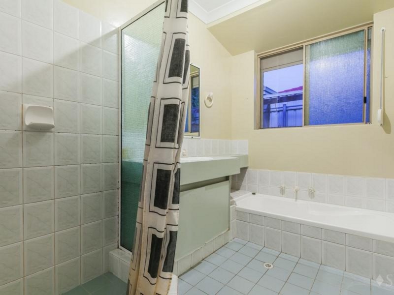 12 Darkins Retreat, Parmelia WA 6167