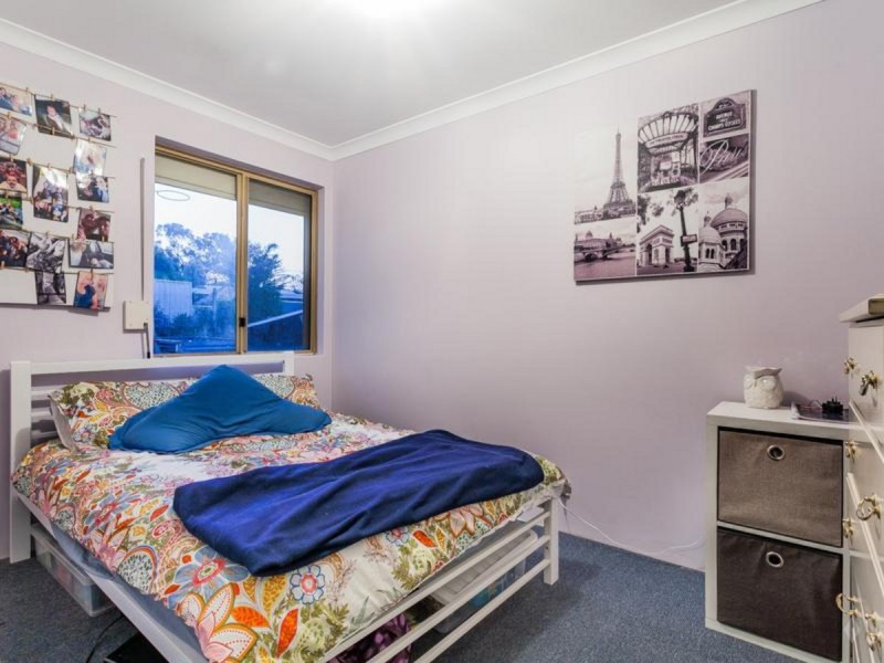 12 Darkins Retreat, Parmelia WA 6167