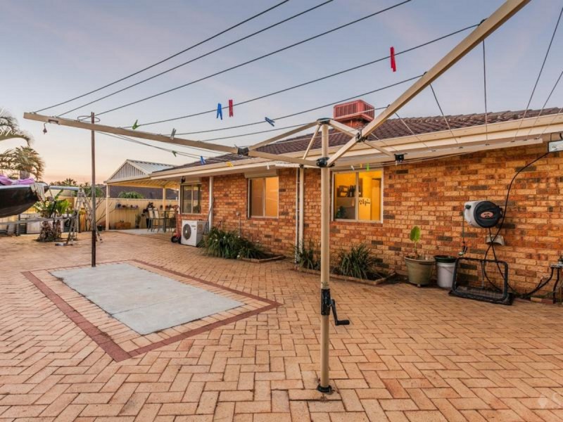 12 Darkins Retreat, Parmelia WA 6167