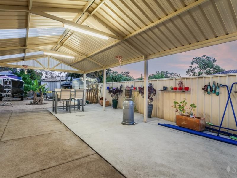 12 Darkins Retreat, Parmelia WA 6167