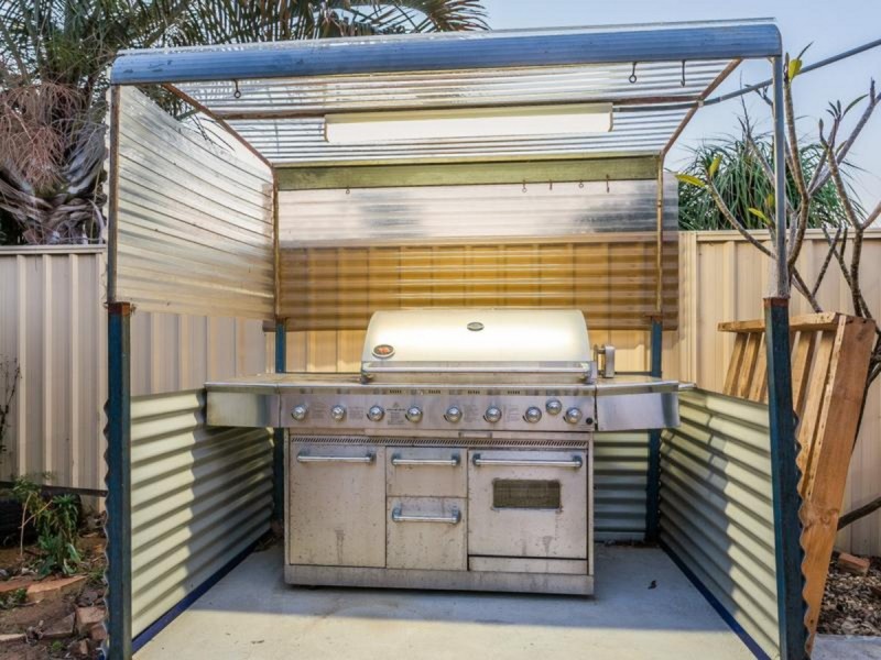 12 Darkins Retreat, Parmelia WA 6167