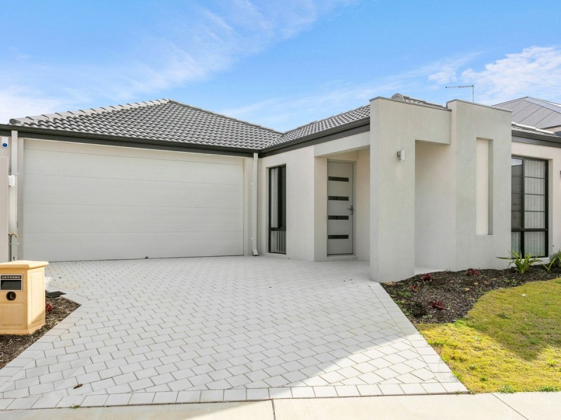 67 Grand Paradiso Parade, Merriwa WA 6030