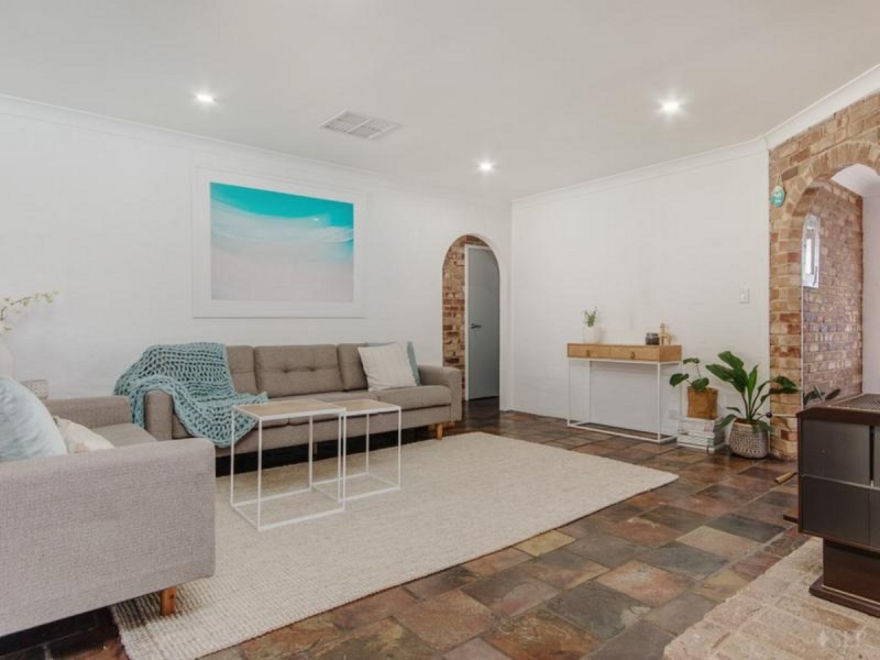 583 Safety Bay  Road, Waikiki WA 6169