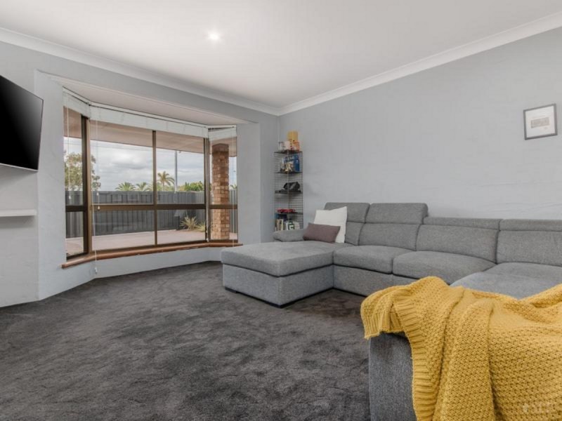 583 Safety Bay  Road, Waikiki WA 6169