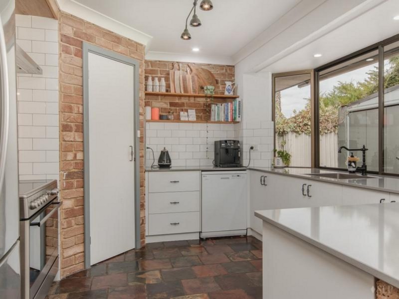 583 Safety Bay  Road, Waikiki WA 6169