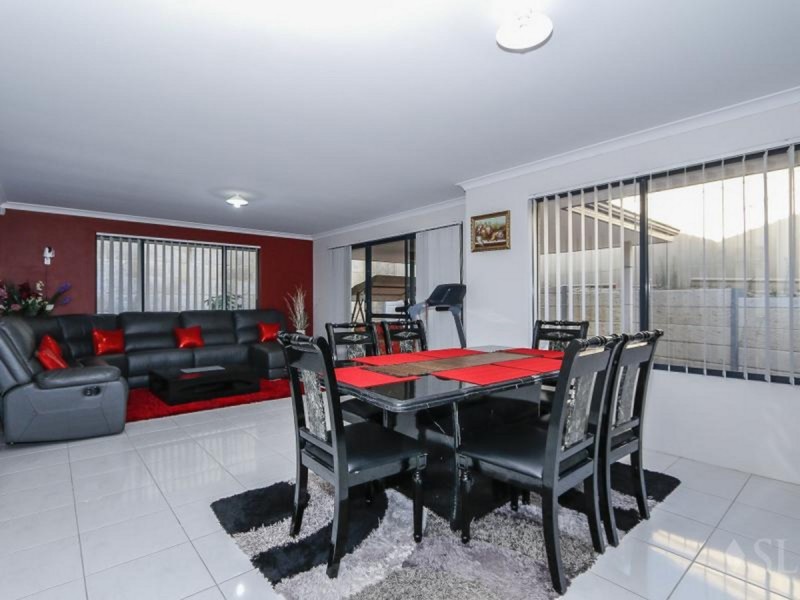 3E Brecknock Way, Girrawheen WA 6064