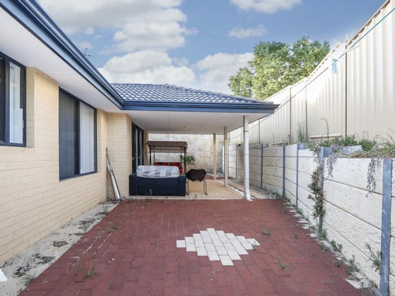 3E Brecknock Way, Girrawheen WA 6064