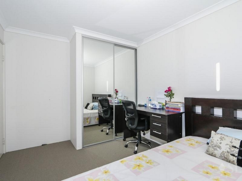 3E Brecknock Way, Girrawheen WA 6064