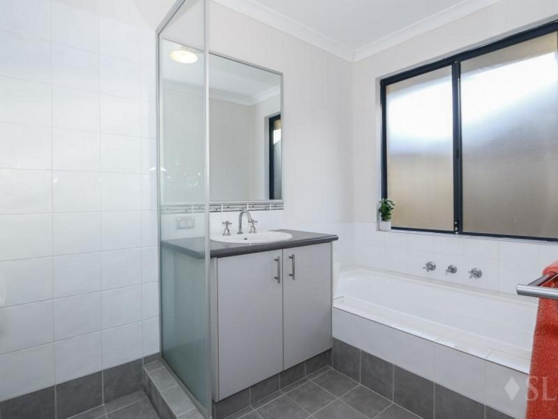 3E Brecknock Way, Girrawheen WA 6064