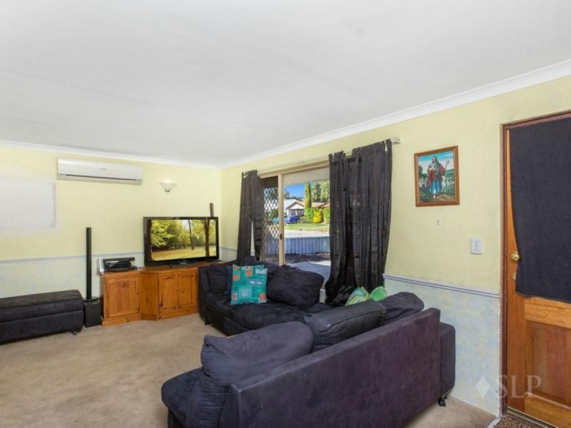 6 Reveley Close, Seville Grove WA 6112