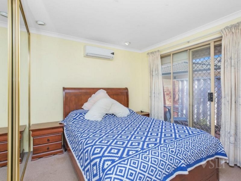 6 Reveley Close, Seville Grove WA 6112