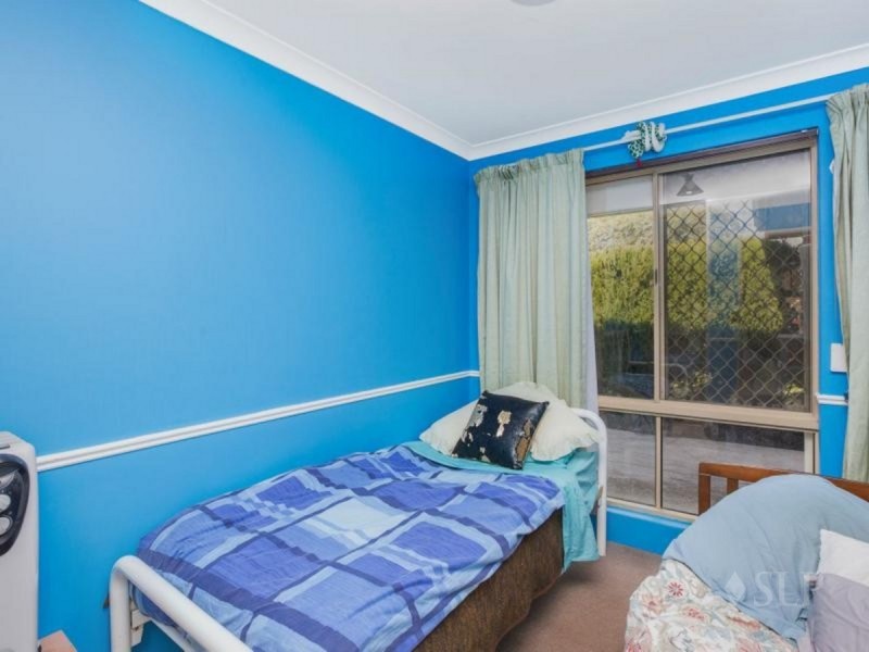 6 Reveley Close, Seville Grove WA 6112