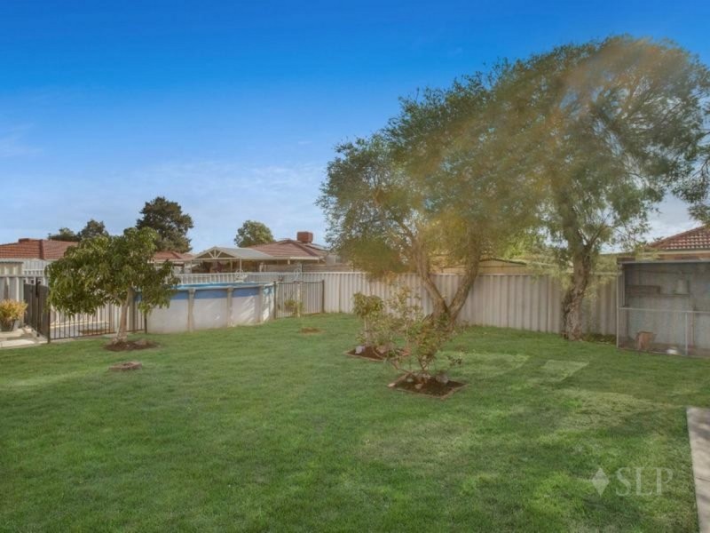 6 Reveley Close, Seville Grove WA 6112