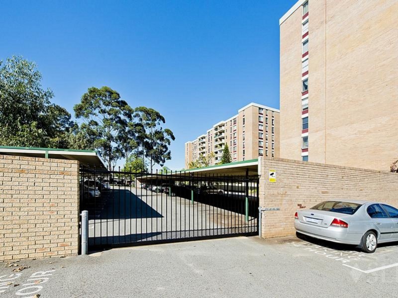 38/40 Pollard Street, Glendalough WA 6016