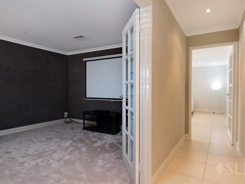 8 Ghost Gum Gardens, Baldivis WA 6171