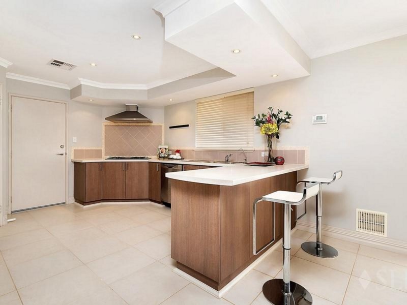 8 Ghost Gum Gardens, Baldivis WA 6171