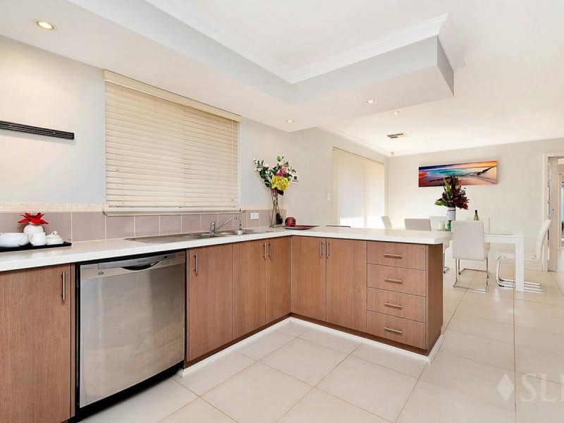 8 Ghost Gum Gardens, Baldivis WA 6171