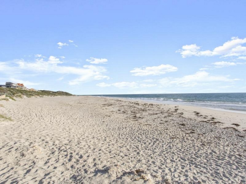 14 St Ives Drive, Yanchep WA 6035