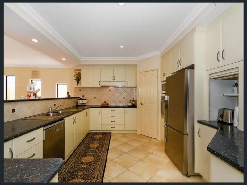 8 Leclair Terrace, Stirling WA 6021