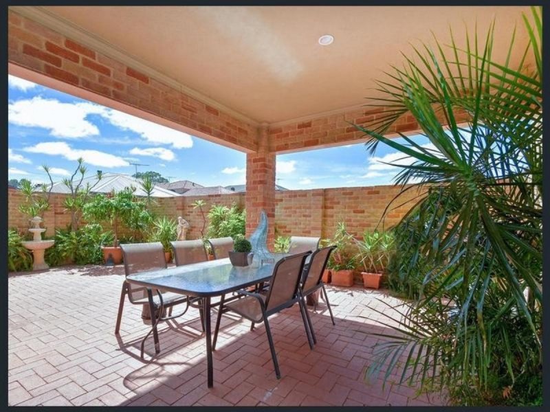 8 Leclair Terrace, Stirling WA 6021