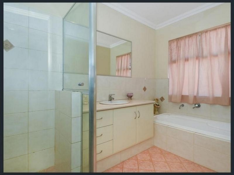 8 Leclair Terrace, Stirling WA 6021