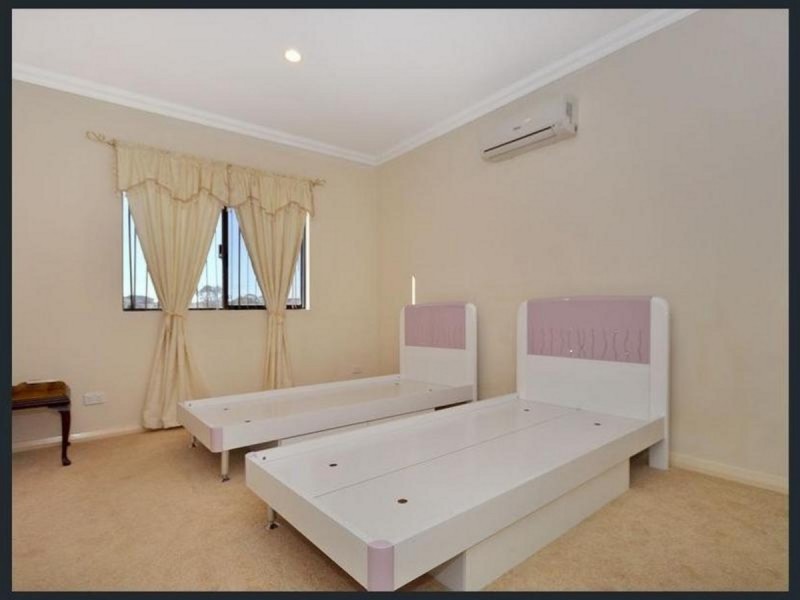 8 Leclair Terrace, Stirling WA 6021