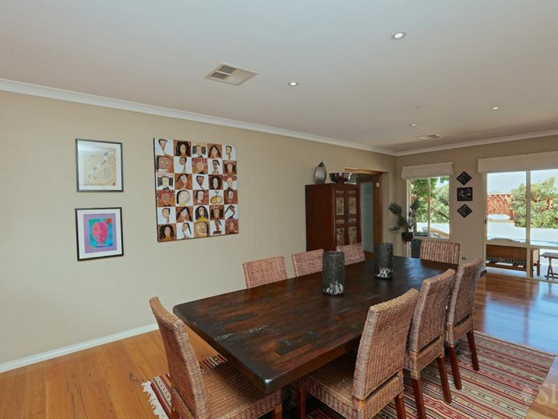 34 Warrener Gardens, Gwelup WA 6018