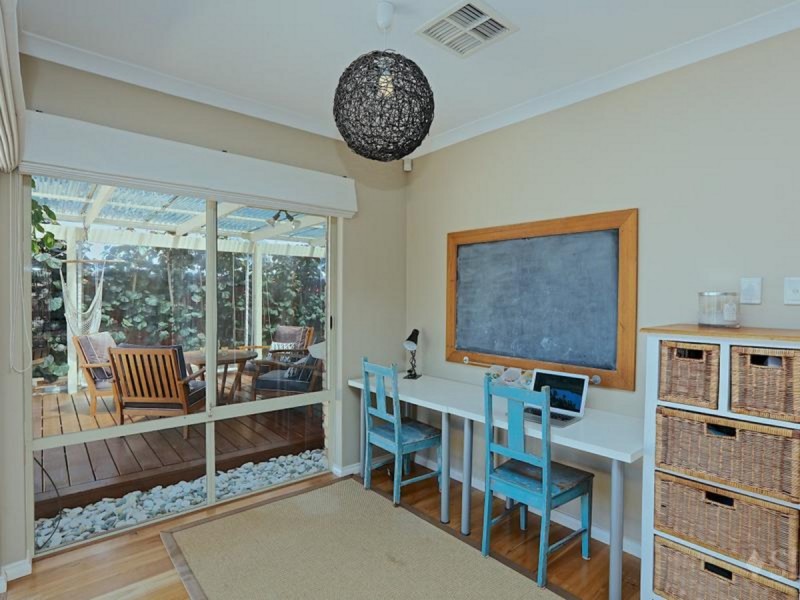 34 Warrener Gardens, Gwelup WA 6018